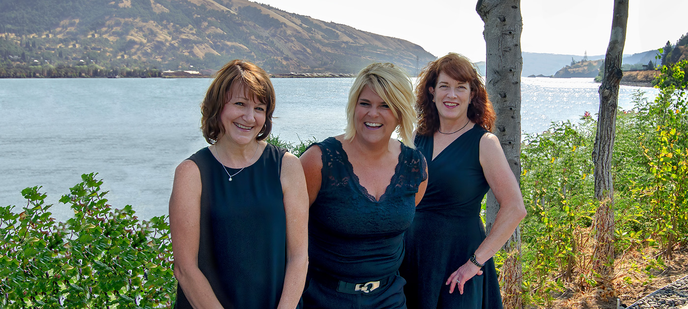staff_by_water1400x629 Sales and Catering Staff